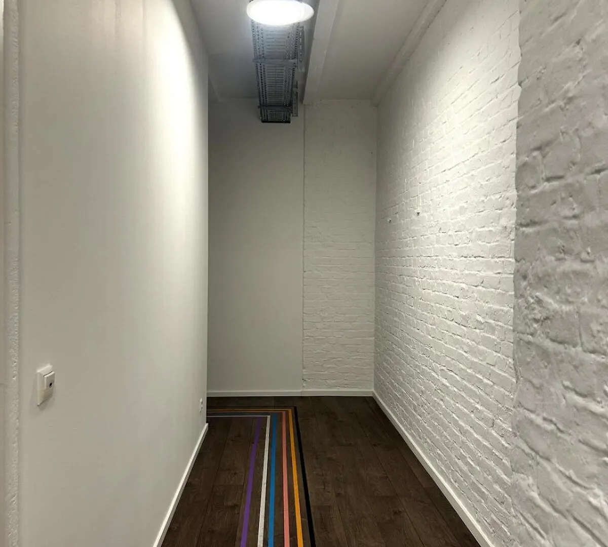 Apartment Classic Black Room In Vibrant Area 6 Berlin