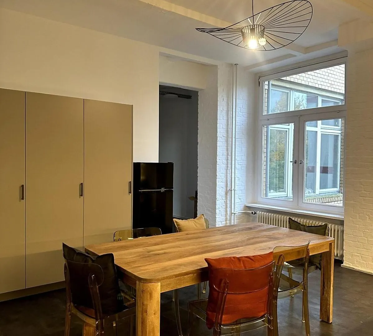 Apartment Classic Black Room In Vibrant Area 6 Berlin