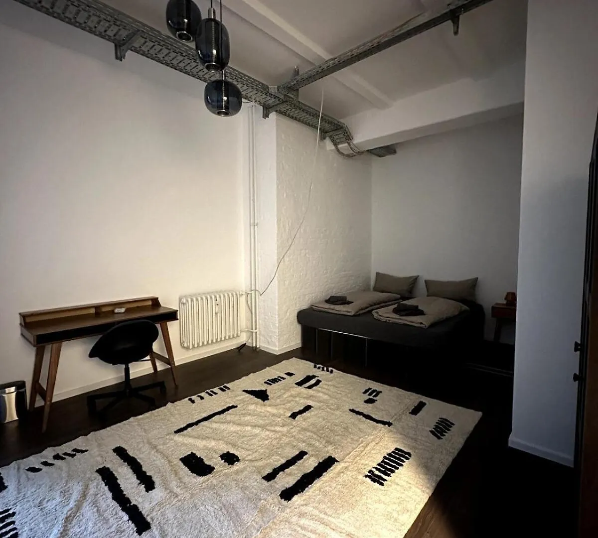 Classic Black Room In Vibrant Area 6 Berlin 0*,  Tyskland